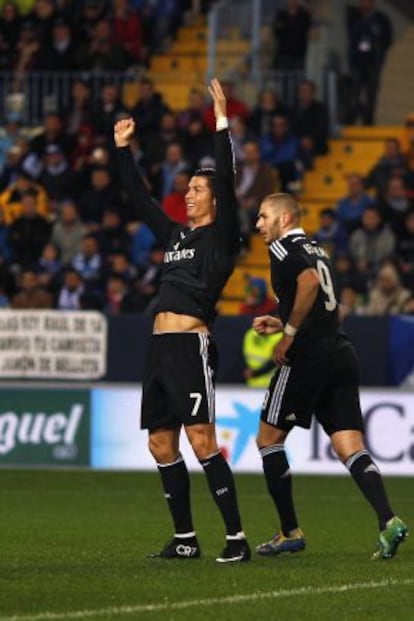 Cristiano y Benzema, durante el partido ante el Mlaga.