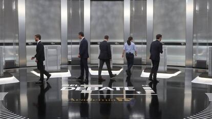 Pablo Casado, Pedro Sánchez, Santiago Abascal, Pablo Iglesias y Albert Rivera al inicio del debate de candidatos el pasado lunes.