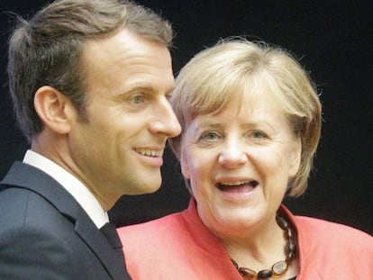 Emmanuel Macron y &Aacute;ngela Merkel