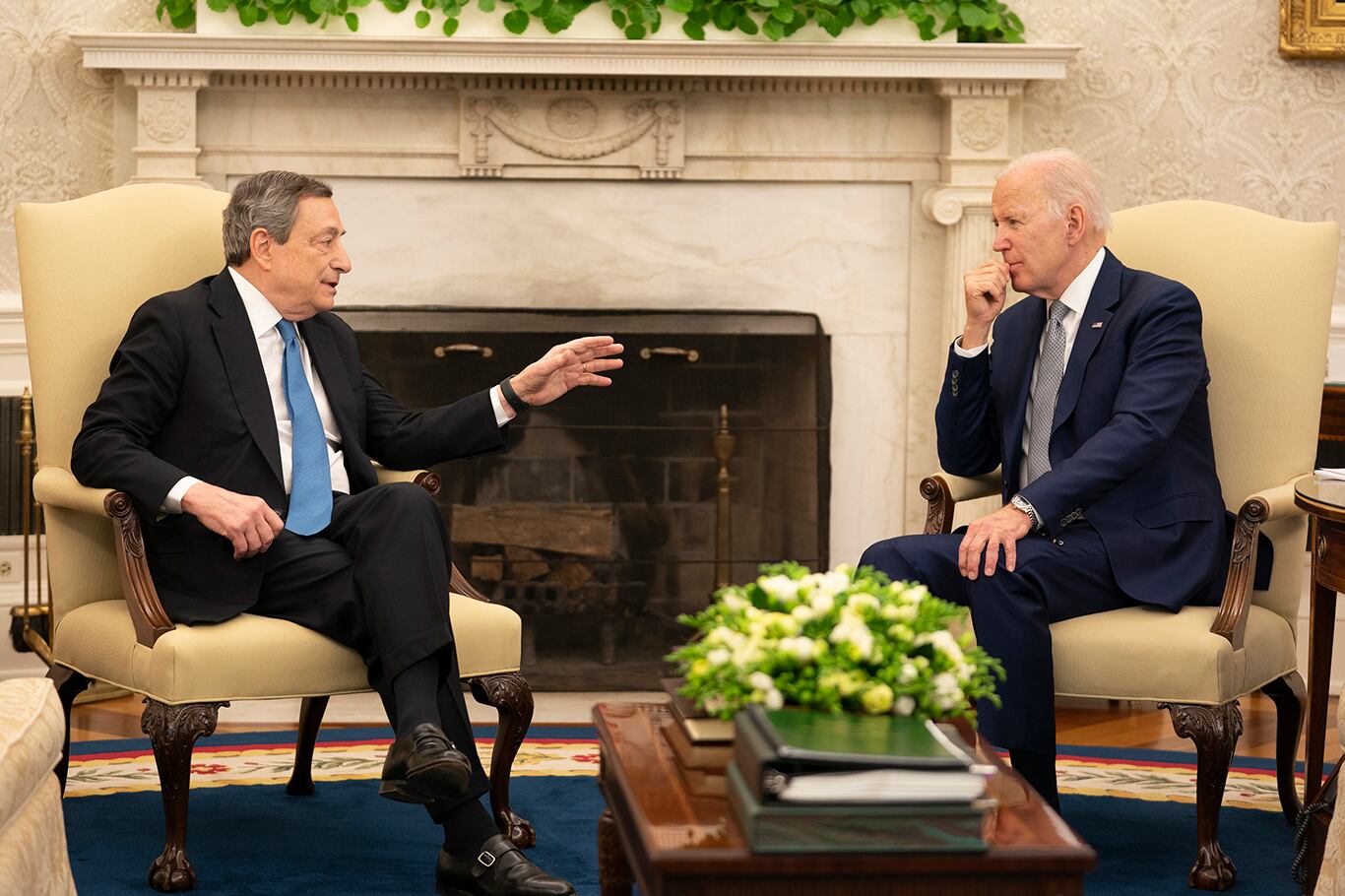 Mario Draghi y Joe Biden, en la Casa Blanca en 2022, cuando aquel era primer ministro italiano.