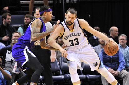 Marc Gasol y Cauley-Stein.