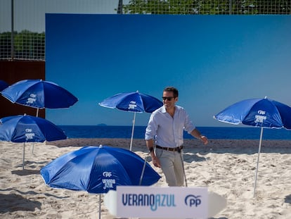 El portavoz de campaña y vicesecretario de Cultura y Sociedad Abierta del PP, Borja Sémper, presenta la campaña Verano azul en un club deportivo de Madrid.