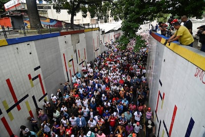 Partidarios de Nicolás Maduro marchan en las calles de Caracas (Venezuela), el 30 de julio.