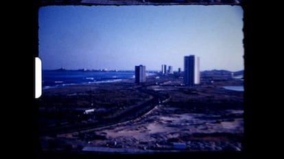 Rascacielos en La Manga del Mar Menor, en una de las imágenes de la instalación.