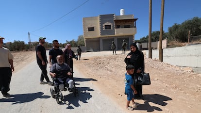 Israel envía tropas a una aldea palestina tras cuatro días de asedio a familias por parte de colonos radicales