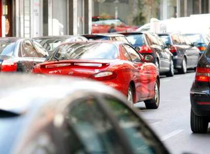 La imagen de las congestiones de tráfico en las capitales vascos es consustancial a la vida diaria, aunque los planes de movilidad empiezan a dar sus frutos.