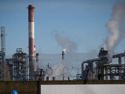 Refinería de petróleo en Donges (Francia).