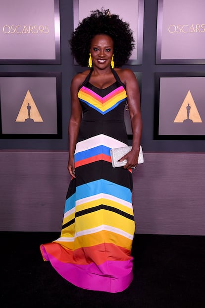 Viola Davis se atrevió con las mezclas de color y lució una de las optimistas creaciones de Christopher John Rogers.