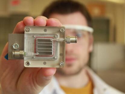 Crean un dispositivo que convierte el aire contaminado en energía