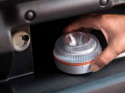 Luces LED homologadas para el coche compactas, portátiles y para iluminar en la carretera, que pueden sustituir a un triángulo de emergencia