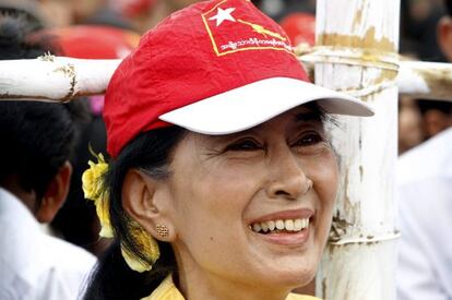 Aung San Suu Kyi, ayer durante la celebraci&oacute;n del a&ntilde;o nuevo en Kawmu, Myanmar.