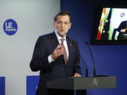 El presidente del Gobierno espa&ntilde;ol, Mariano Rajoy, ofrece una rueda de prensa al final de la cumbre de jefes de Estado y de Gobierno de la Uni&oacute;n Europea (UE), en Bruselas, B&eacute;lgica,
