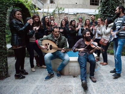 Los componentes del grupo musical Nabat ensayan en Damasco.