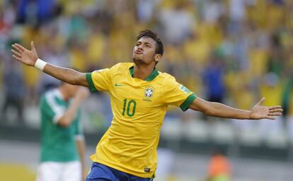 Neymar celebra un gol en uno de los partidos de la Confederaciones.