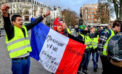 Protesta de chalecos amarillos el jueves en Lille.