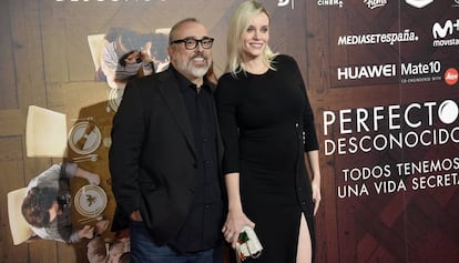 &Aacute;lex de la Iglesia y Carolina Bang, en el estreno de perfectos desconocidos.