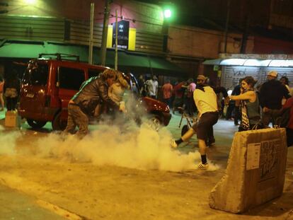 Bomba de g&aacute;s atirada no Largo da Batata em S&atilde;o Paulo.