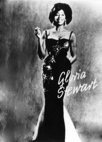 Gloria Stewart, en un cartell promocional d'una actuació seva al Berlín est, el 1965