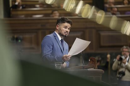 El portavoz de ERC en el Congreso, Gabriel Rufián, se ha dirigido a las bancadas del PP durante su intervención.