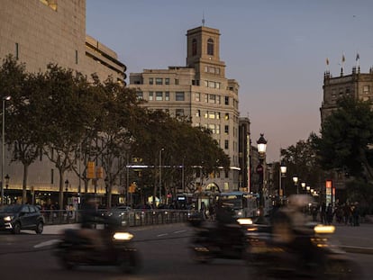 El edificio de Telefónica en la plaza de Catalunya.