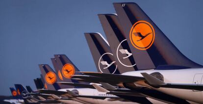 Aviones de Lufthansa, aparcados en el aeropuerto de Fráncfort.