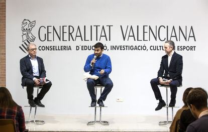 Guarinos, Marz&agrave; y P&eacute;rez-Pont en la presentaci&oacute;n.