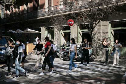 Turistas en la calle Carmen. 