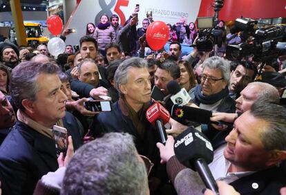 Mauricio Macri, en el centro, en la exposición de la Sociedad Rural Argentina, el pasado julio.