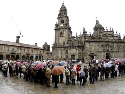 Colas para entrar a la catedral de Santiago