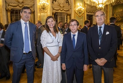 Jesús Zapata, socio director de DLA Piper España; Pilar Menor, senior partner en España y Employment Global co-Chair; José Luis Martínez-Almeida, alcalde de Madrid y José María Alonso, decano del Ilustre Colegio de la Abogacía de Madrid. 