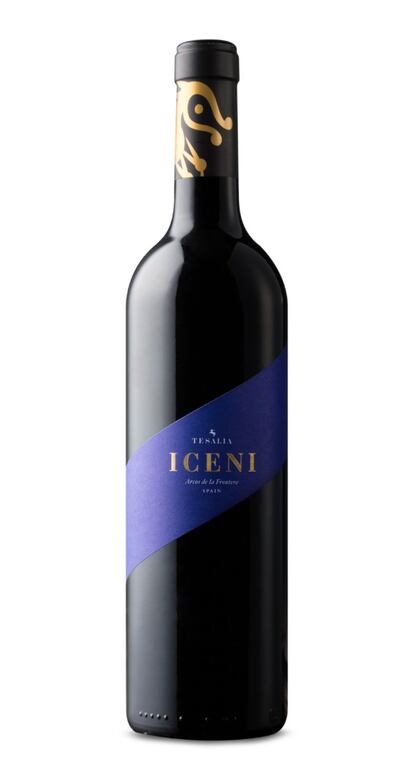 Iceni 2019 es un nuevo vino de la Bodega Tesalia, ubicada en Arcos de la Frontera, a los pies de la sierra de Grazalema y propiedad del empresario Richard Golding y de su hija Natalia, que en 2016 lanzaron al mercado sus dos primeros vinos: Tesalia, su buque insignia, y ARX. Se trata de un coupage de tintilla de Rota y de syrah. El vino ha pasado entre cinco y siete meses por barricas de roble francés, lo que le ha aportado cierta complejidad sin enmascarar la identidad de terroir, dando como resultado un vino frutal, fresco, amable y expresivo. Precio: 11 euros.