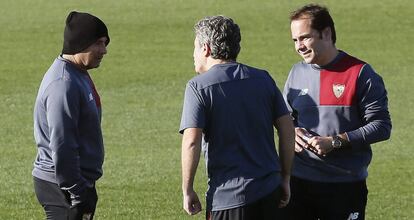 Sampaoli conversa con Lillo en un entrenamiento. 