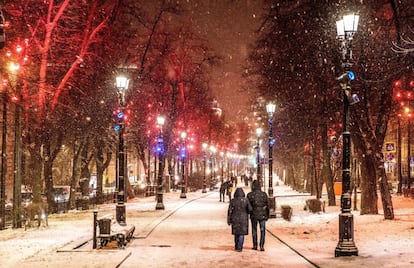 Gente paseando en Moscú (Rusia), el 8 de enero de 2018.