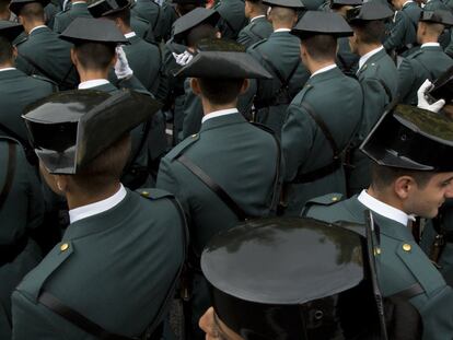 Agentes de la Guardia Civil preparados para participar en un desfile en noviembre de 2022.