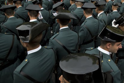 Agentes de la Guardia Civil preparados para participar en un desfile en noviembre de 2022.