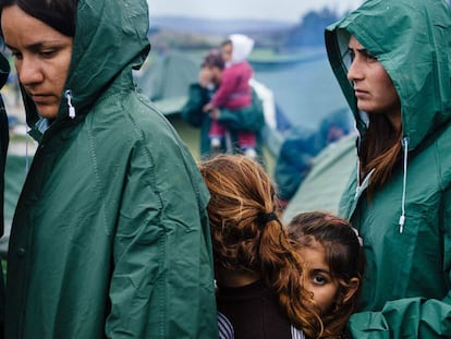 Cola para obtener comida en el campo de refugiados de Idomeni.