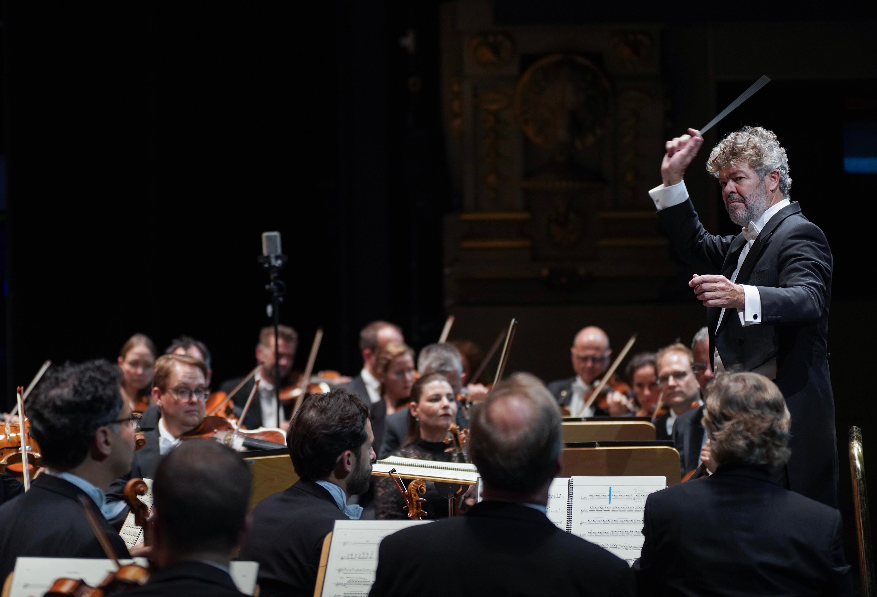 Pablo Heras-Casado dirigiendo a la Orquesta del Festival de Bayreuth, el 3 de septiembre en el Teatro Real.
