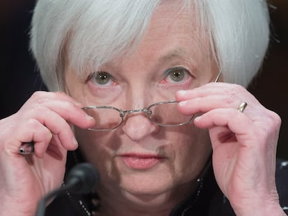 Janet Yellen fala ao Senado quando era presidenta do Federal Reserve, em fevereiro de 2016.