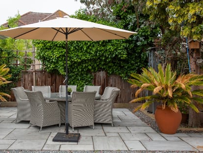 Estas son las mejores sombrillas para el jardín y la terraza que se pueden comprar en Amazon