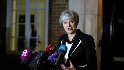 La primera ministra brit&aacute;nica Theresa May este lunes. 