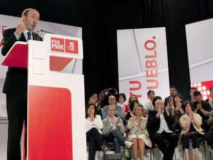 Rubalcaba, en un mitin de la campaña electoral del 22-M