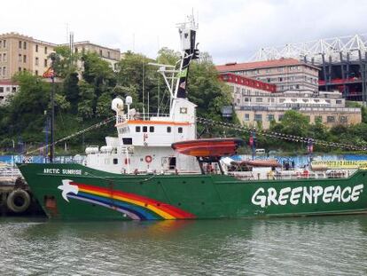 El Arctic Sunrise de Green Peace, atracado en Bilbao