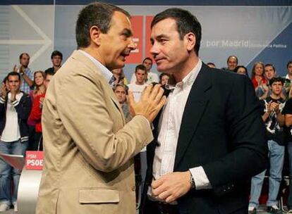 El presidente José Luis Rodríguez Zapatero y el secretario general del PSM, Tomás Gómez.