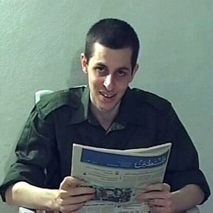 Foto tomada del vídeo en el que aparece el soldado israelí capturado Gilad Shalit