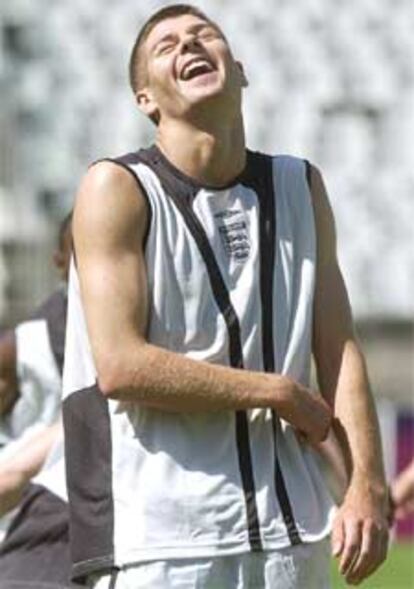 Gerrard se divierte.