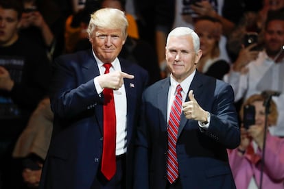 Donald Trump y Mike Pence en un acto con sus seguidores en Cincinnati el 1 de diciembre.