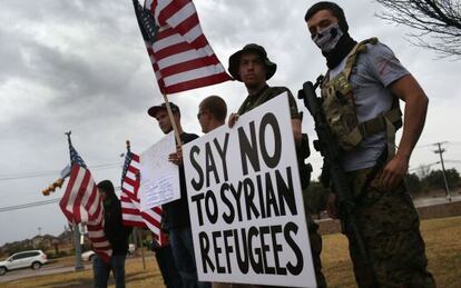 Protesta frente a una mezquita en Texas esta semana