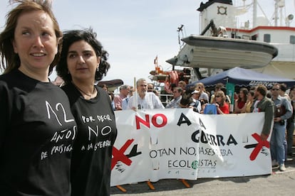 Acto de solidaridad con los activistas de Greenpeace, el pasado sábado en el puerto de Cádiz.