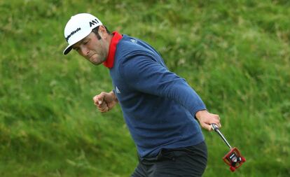 Jon Rahm celebra un 'eagle' en el hoyo 14.