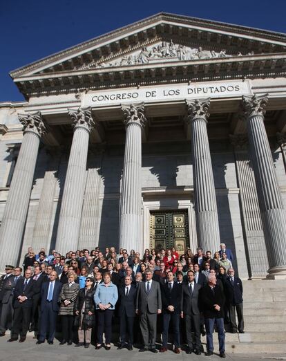 Minuto de silencio en las puertas del Congreso de los Diputados.